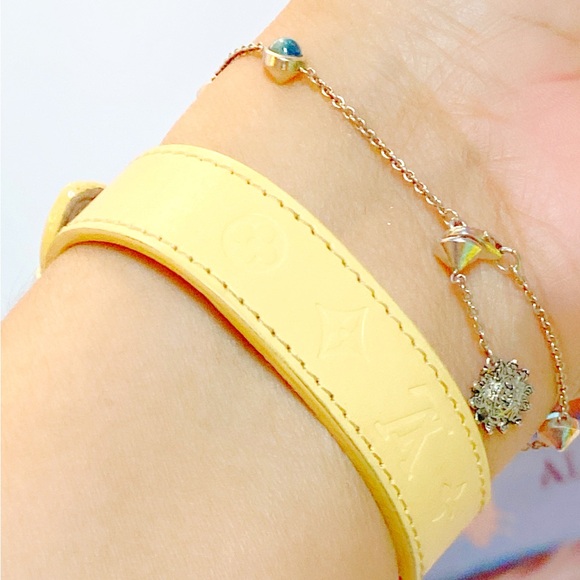 Louis Vuitton Monogram Pattern Good Luck Leather Bracelet - Picture 13 of 15